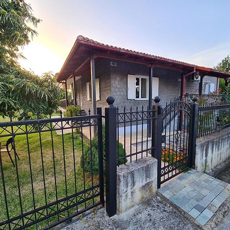 Villa Anna Mitropolis  Exterior photo