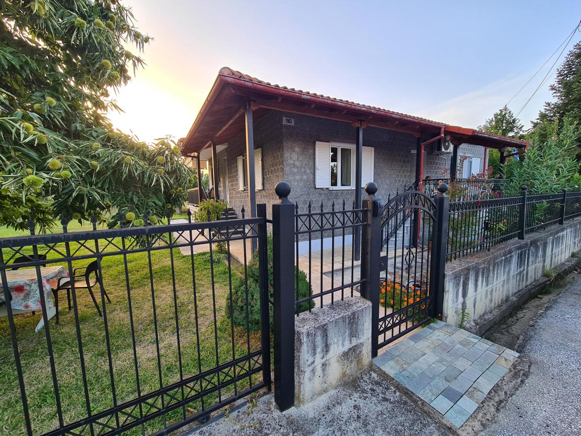 Villa Anna Mitropolis  Exterior photo