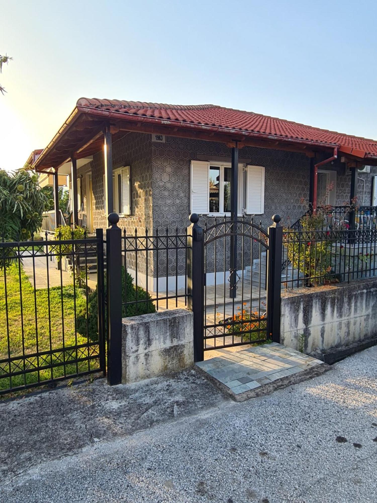 Villa Anna Mitropolis  Exterior photo